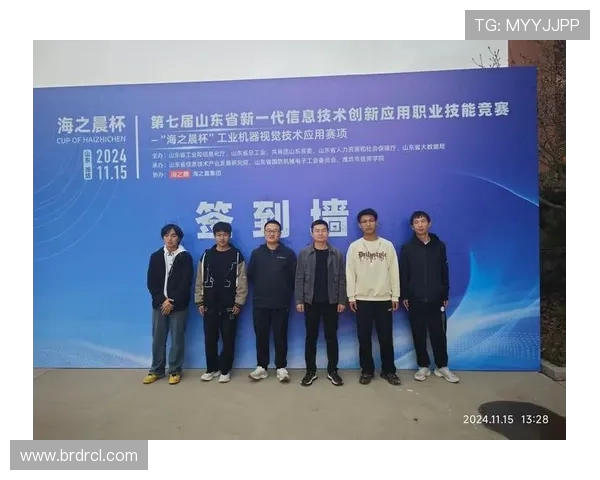 武汉飞盘队快攻战术解析及其在比赛中的应用与影响 武汉飞盘队快攻战术解析及其在比赛中的应用与影响