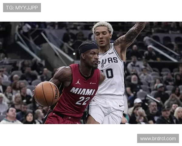 10月31日马刺与热火全场精彩对决回顾与分析