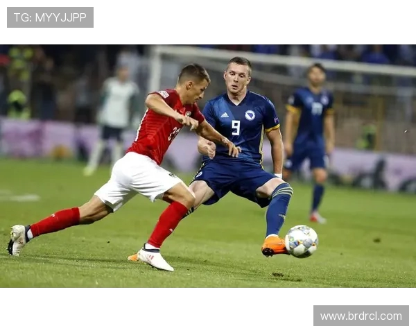 广岛三箭对决黑胜利争夺赛季巅峰荣耀的激烈较量 广岛三箭对决黑胜利争夺赛季巅峰荣耀的激烈较量