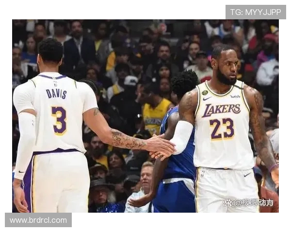 恒大与巴萨激战正酣比分揭晓引发球迷热议与期待