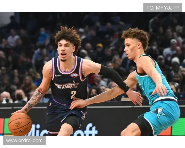 戴森丹尼尔斯的崛起之路：从青涩新秀到篮球明星的奋斗历程