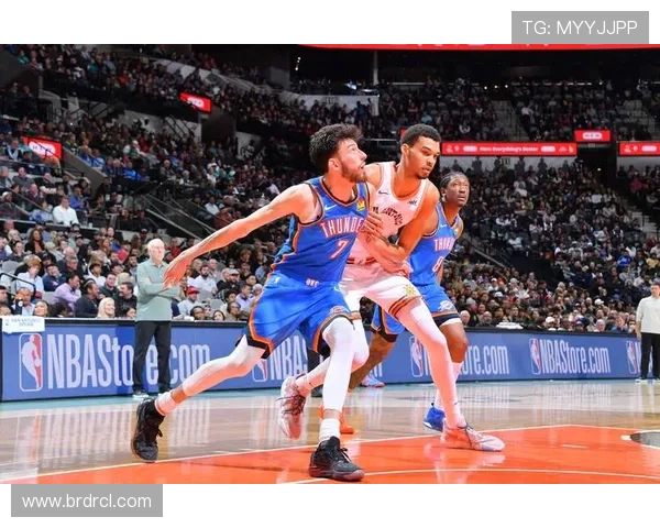 文班亚马场均20分10篮板3盖帽表现卓越新秀奖争夺已无悬念