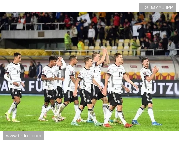 斯托克城迎战诺维奇展现英冠激烈对抗精彩瞬间