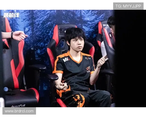 FPX战队以99分稳居精英赛积分榜首位追赶者紧随其后